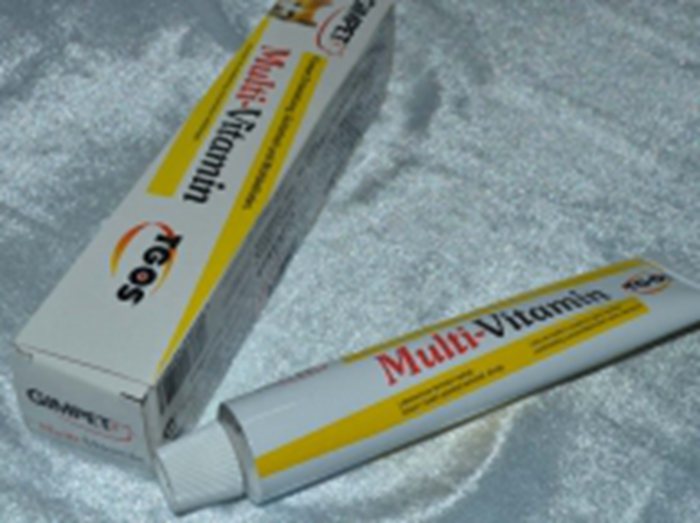德国骏宝多种(12种)维他命牛奶味骏宝营养膏软膏50g