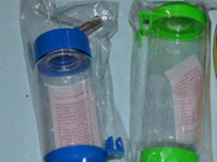 悬挂式宠物饮水器